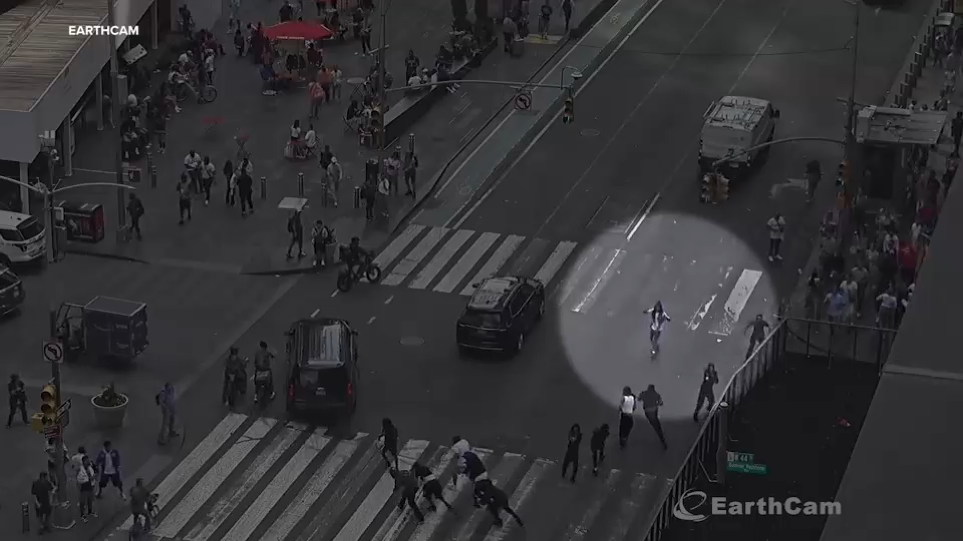 Times Square shots fired: Large fight leads to slashing, shooting; 17-year-old in police custody