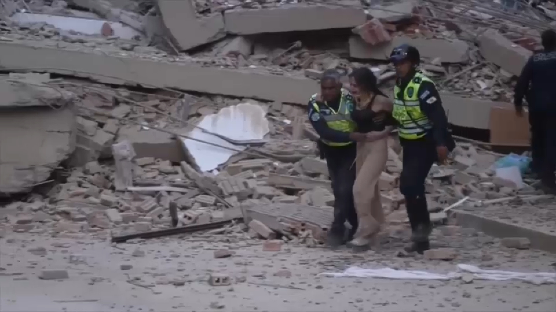 At least 164 dead and 971 injured after powerful quakes rock Venezuela, acting president says
