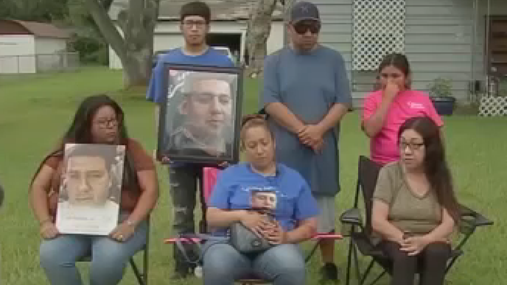 Family of Galveston County inmate demands more be charged in connection with his death
