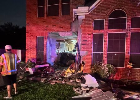 Houston law firm says it plans to sue Tesla over a fatal crash involving a car reportedly on autopilot