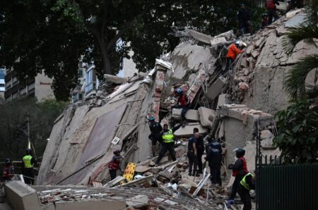 The death toll rises to 164 after major Venezuela earthquakes topple many buildings