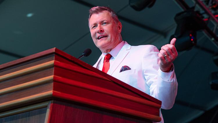 Bill Cody, longtime voice of Grand Ole Opry, dies at 67