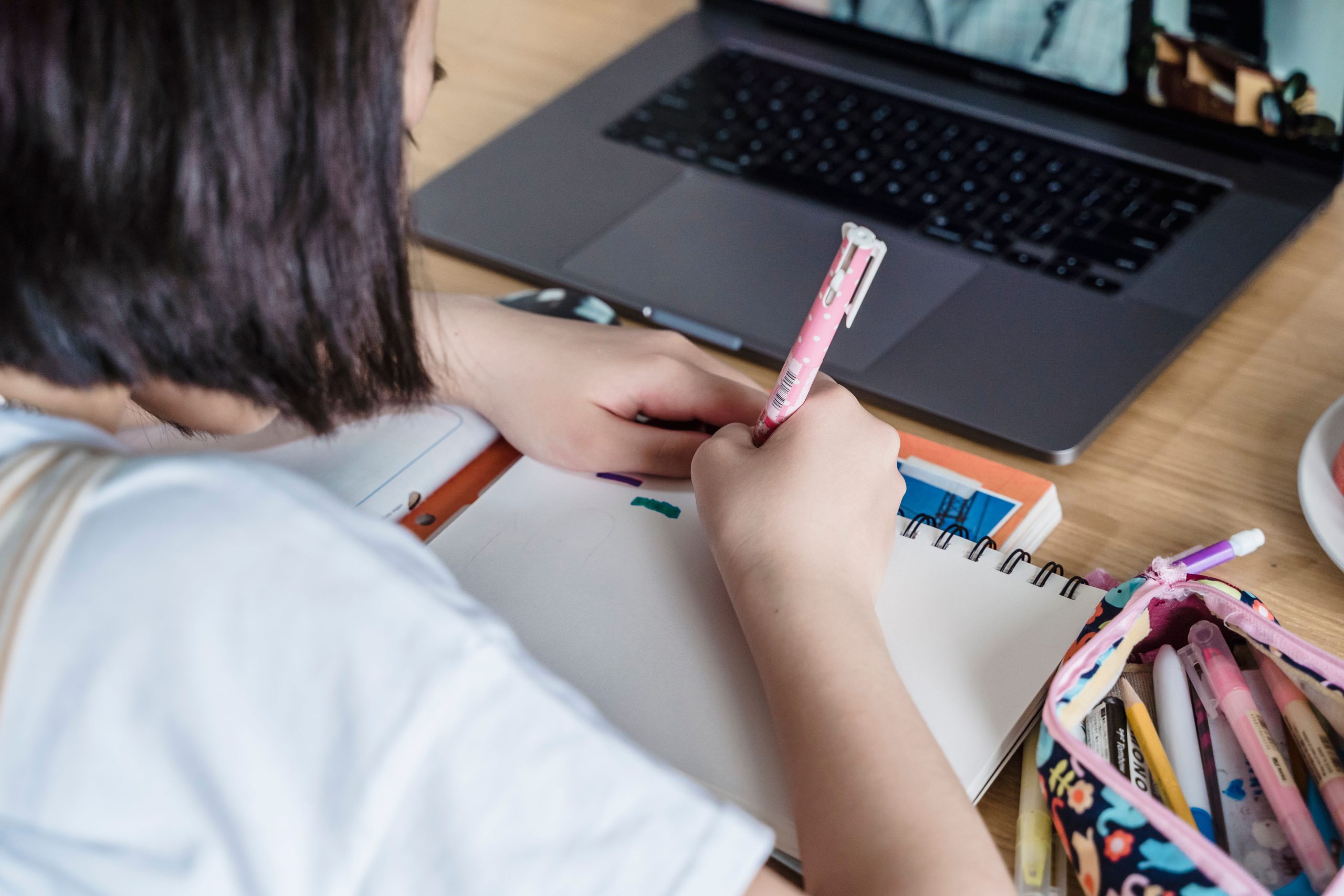 One of Texas’ largest virtual schools closed, leaving 12,000 students in the lurch