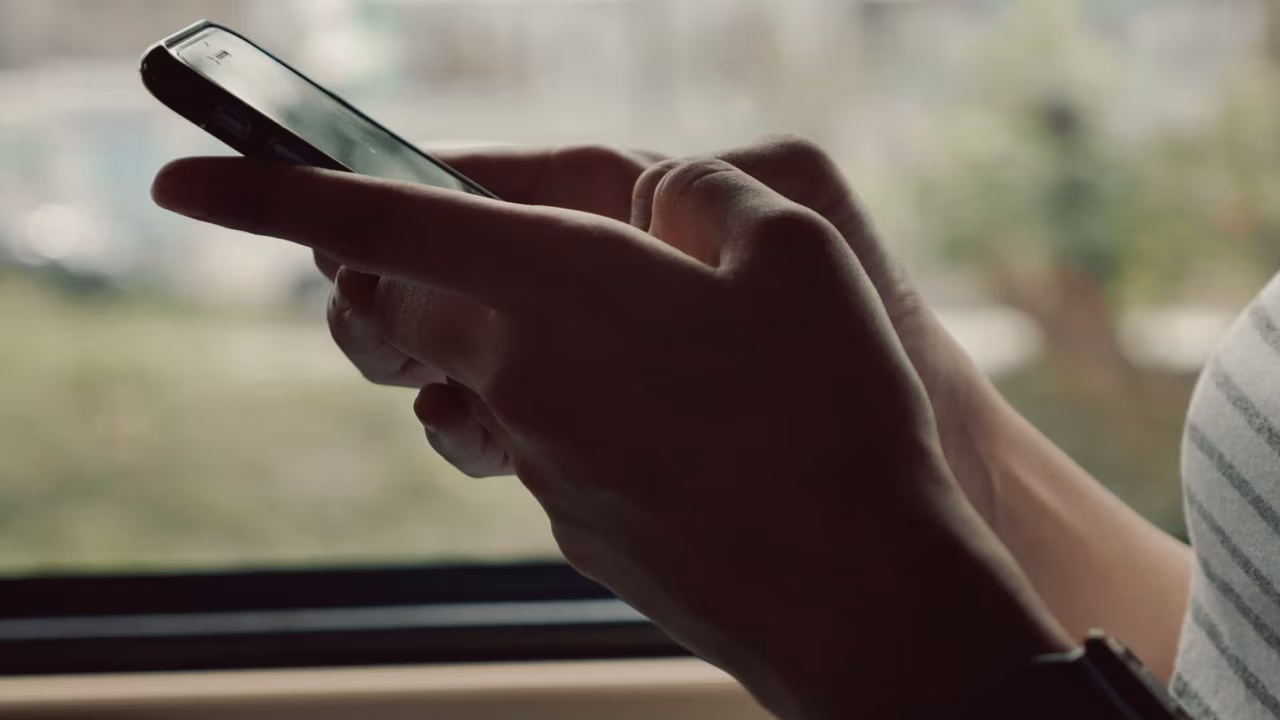 Periods in text messages? Don't be ‘harsh,’ expert warns