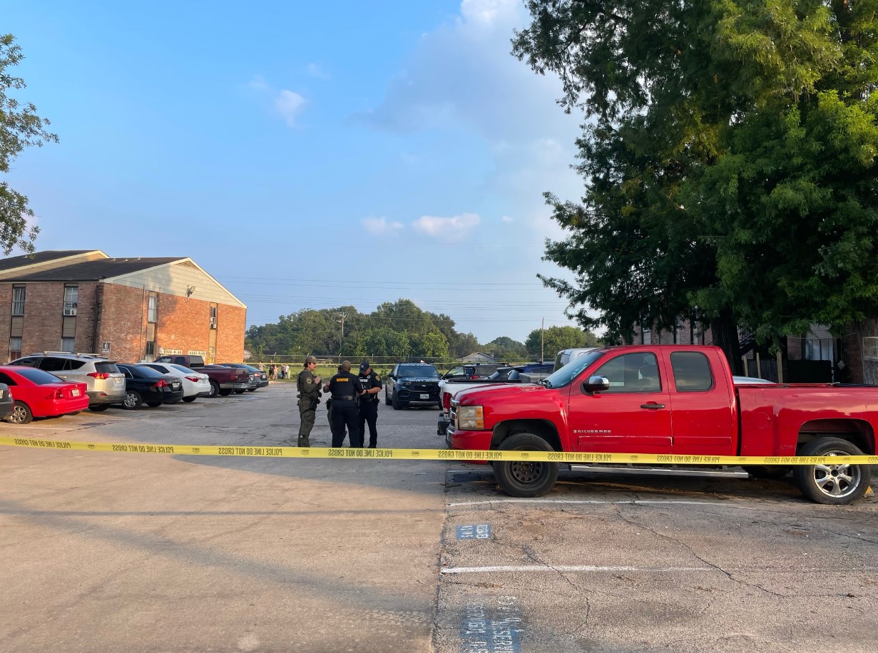 Woman killed, man critically injured in murder-attempted suicide in southwest Houston