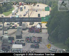 Lanes reopen after 18-wheeler hits East Freeway bridge