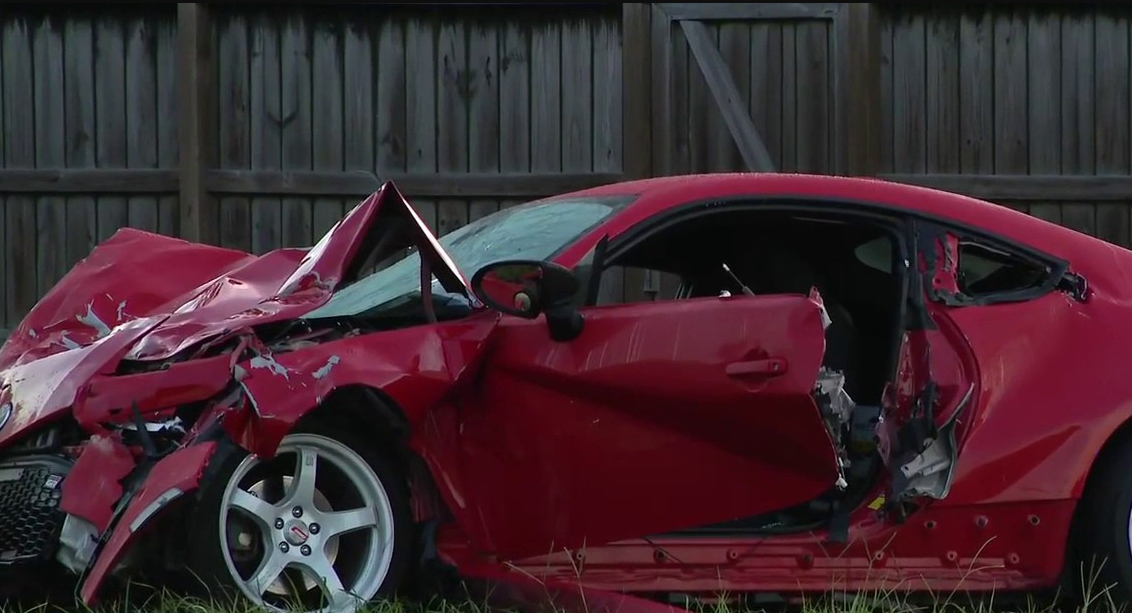 Uber driver killed after car allegedly runs red light on TC Jester, Harris County deputies say
