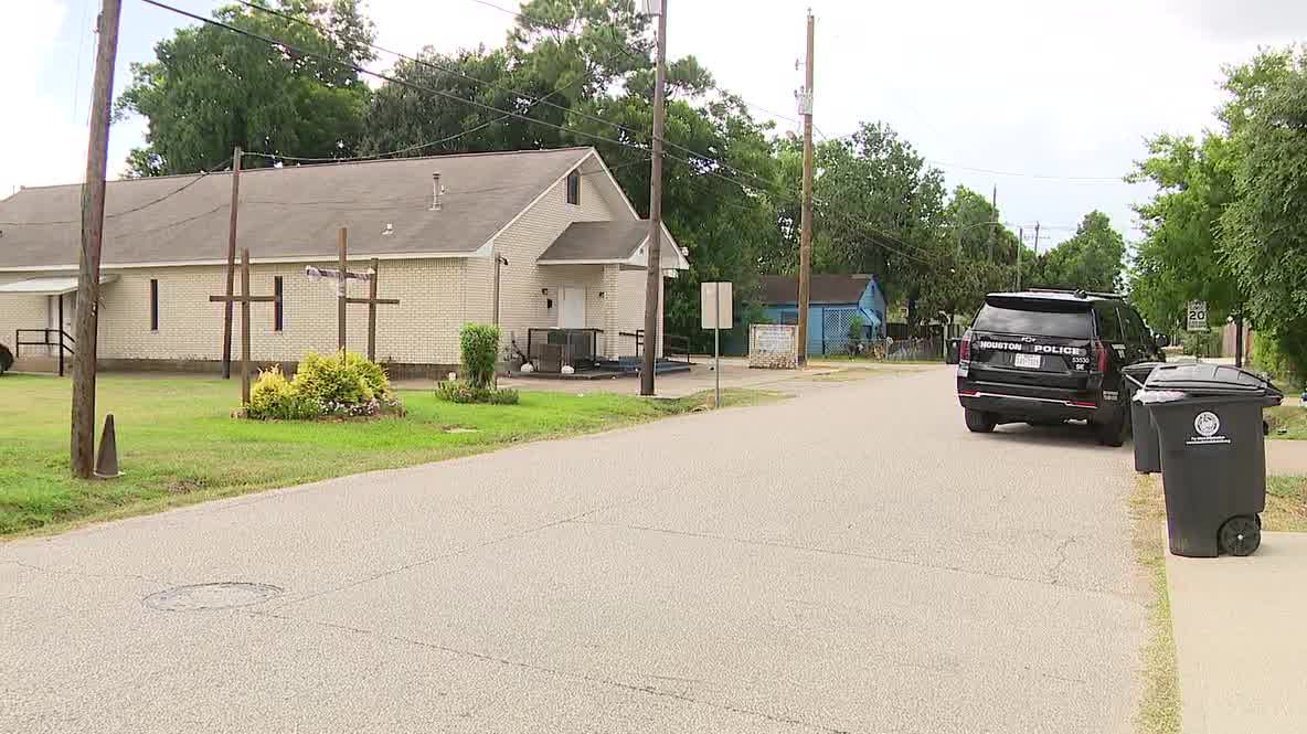 Houston shooting: Gunfire erupts outside Sunnyside church during funeral service