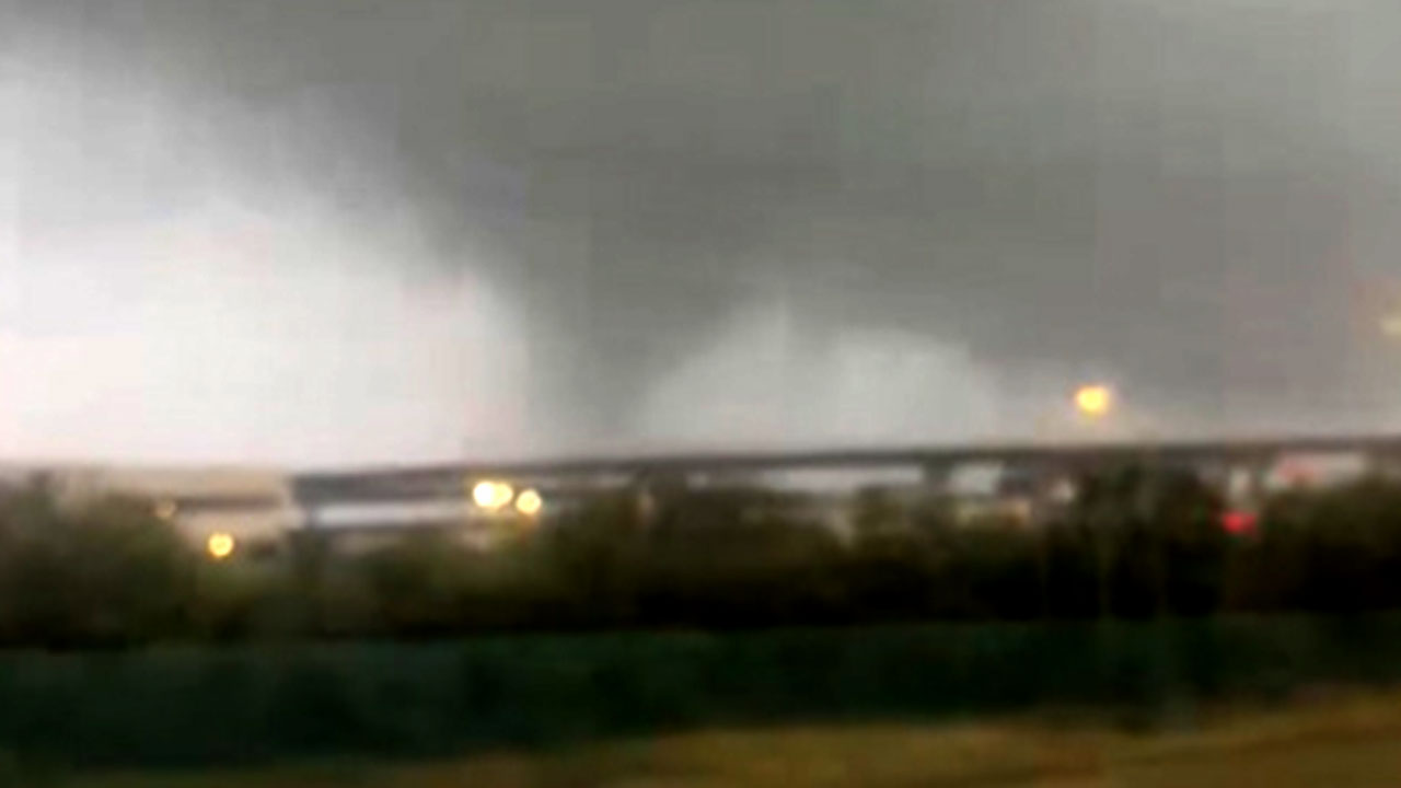 San Antonio tornado causes damage on northwest side of city