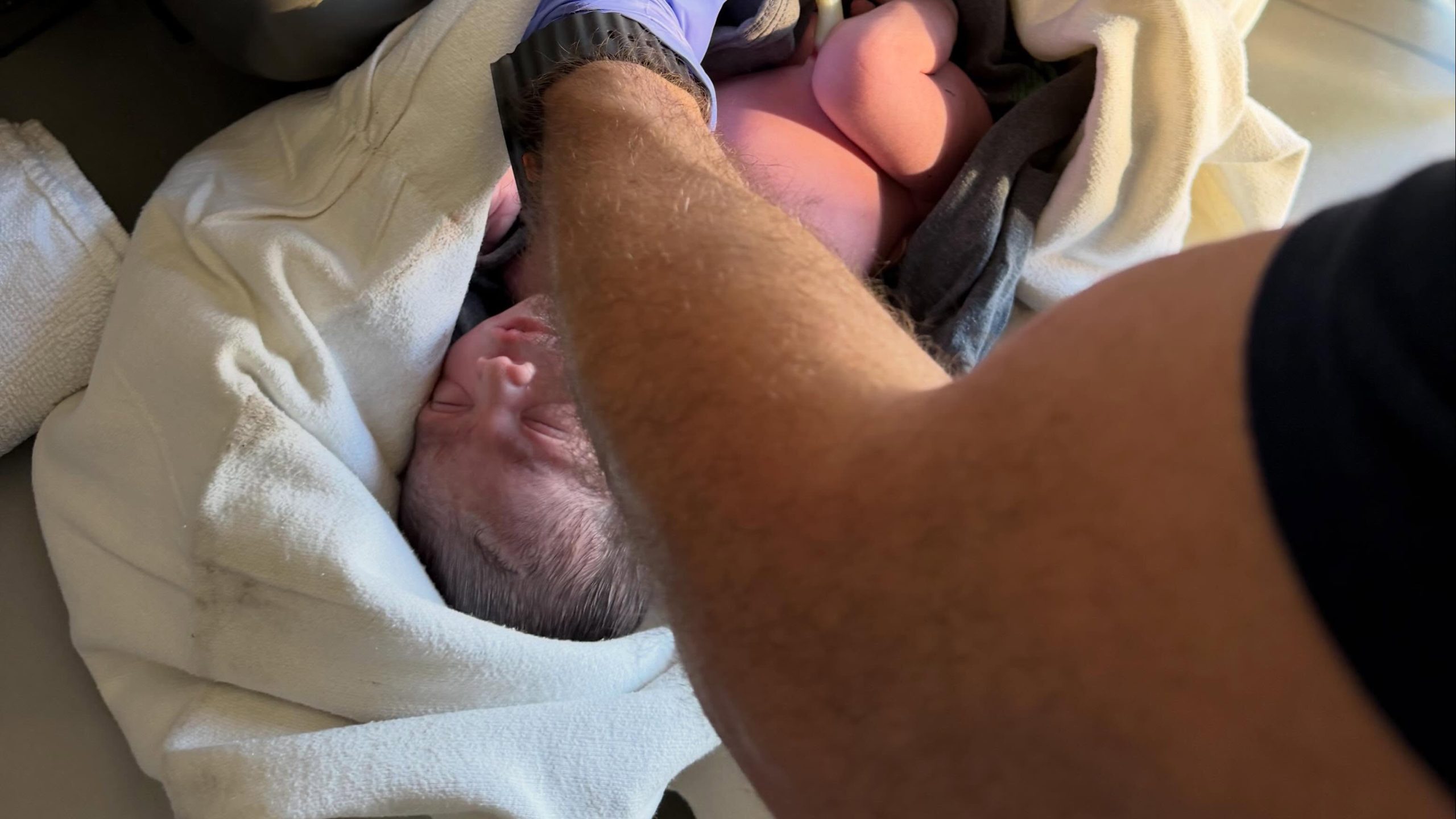 Firefighters save newborn after emergency birth in flood control tunnel